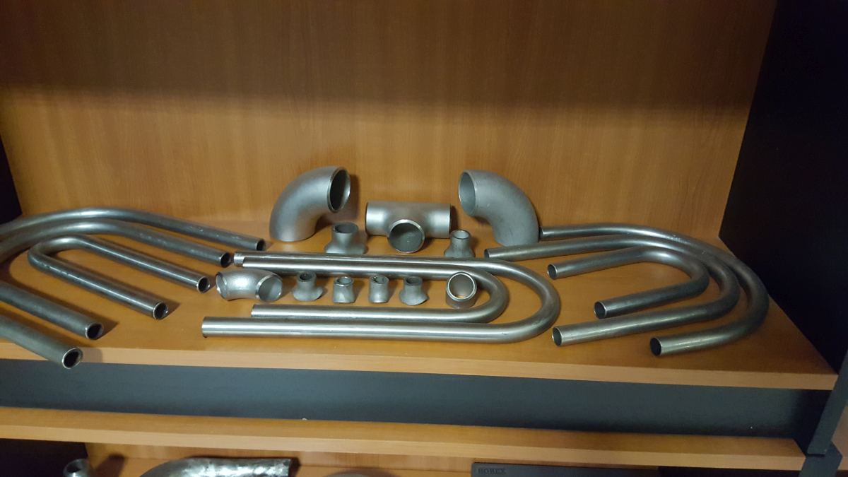 Milyen tényezők befolyásolják a csőhajlítás pontosságát ipari környezetben?